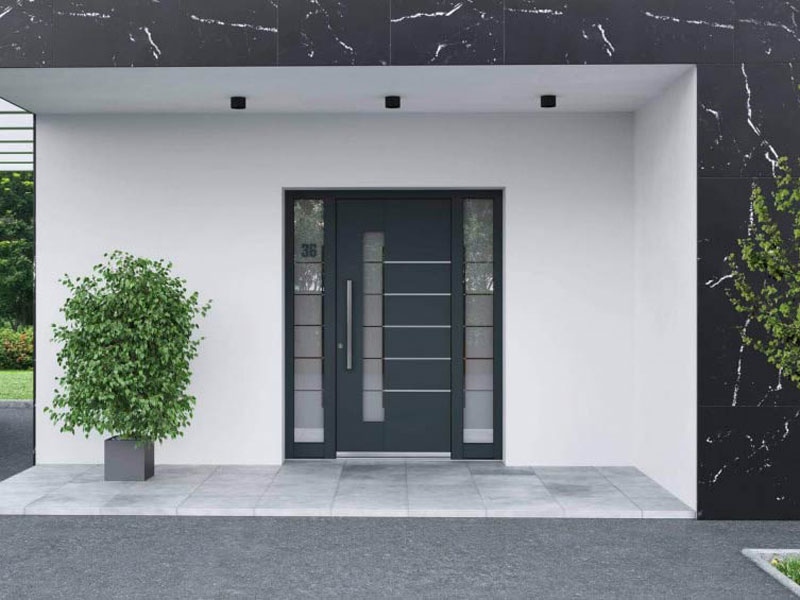 Aluminium Haustür mit Seitenteil sowie Glas und Edelstahl-Applikationen